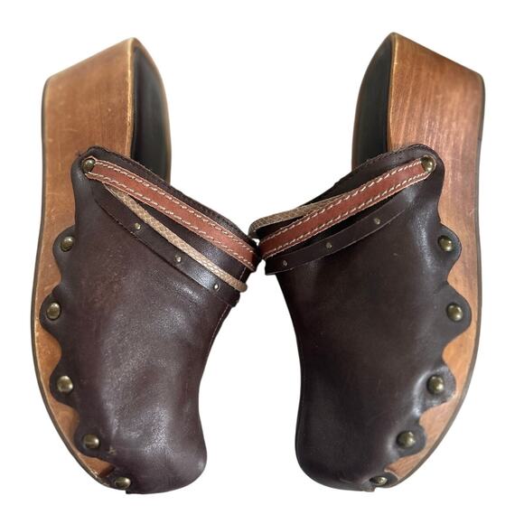 Olukai Dark Brown Leather Scallop Wood Slip On Clog - Picture 5 of 9